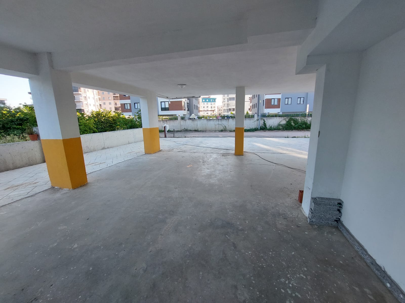 CUMHURİYET MAHALLESİ ANADOLU TEKNIK LISESI YANINDA SATILIK 1+1